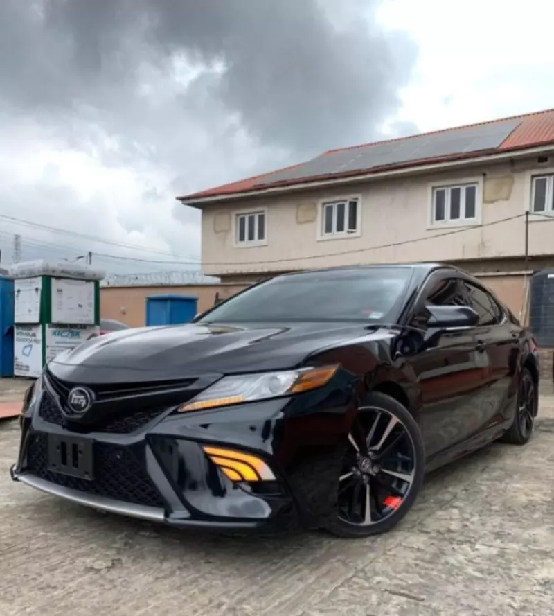 TOYOTA Camry   - 2018