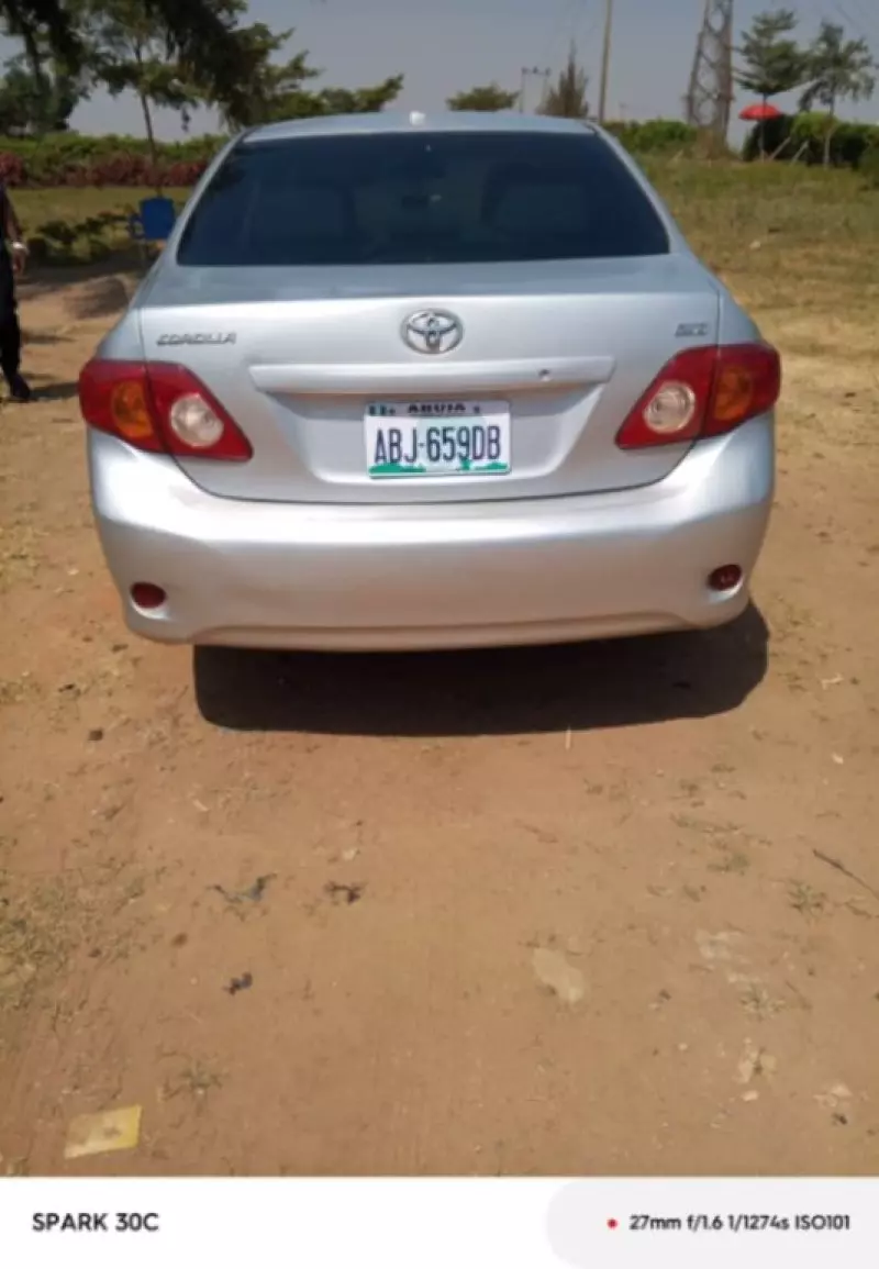 Toyota Corolla   - 2009