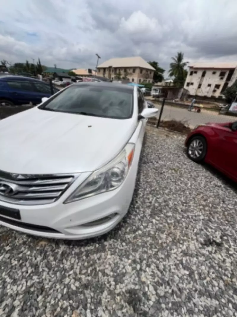 Hyundai Azera   - 2012