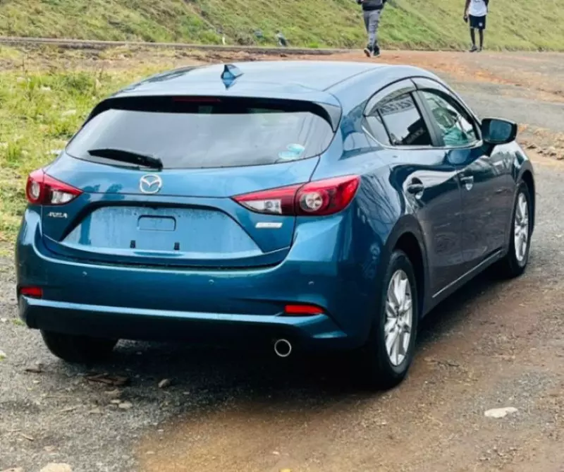 Mazda Axela    - 2018