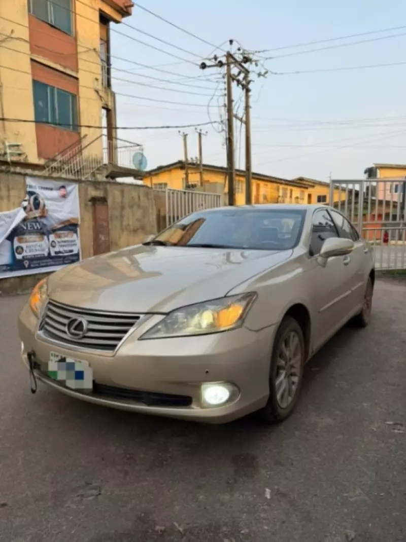 Lexus ES   - 2012