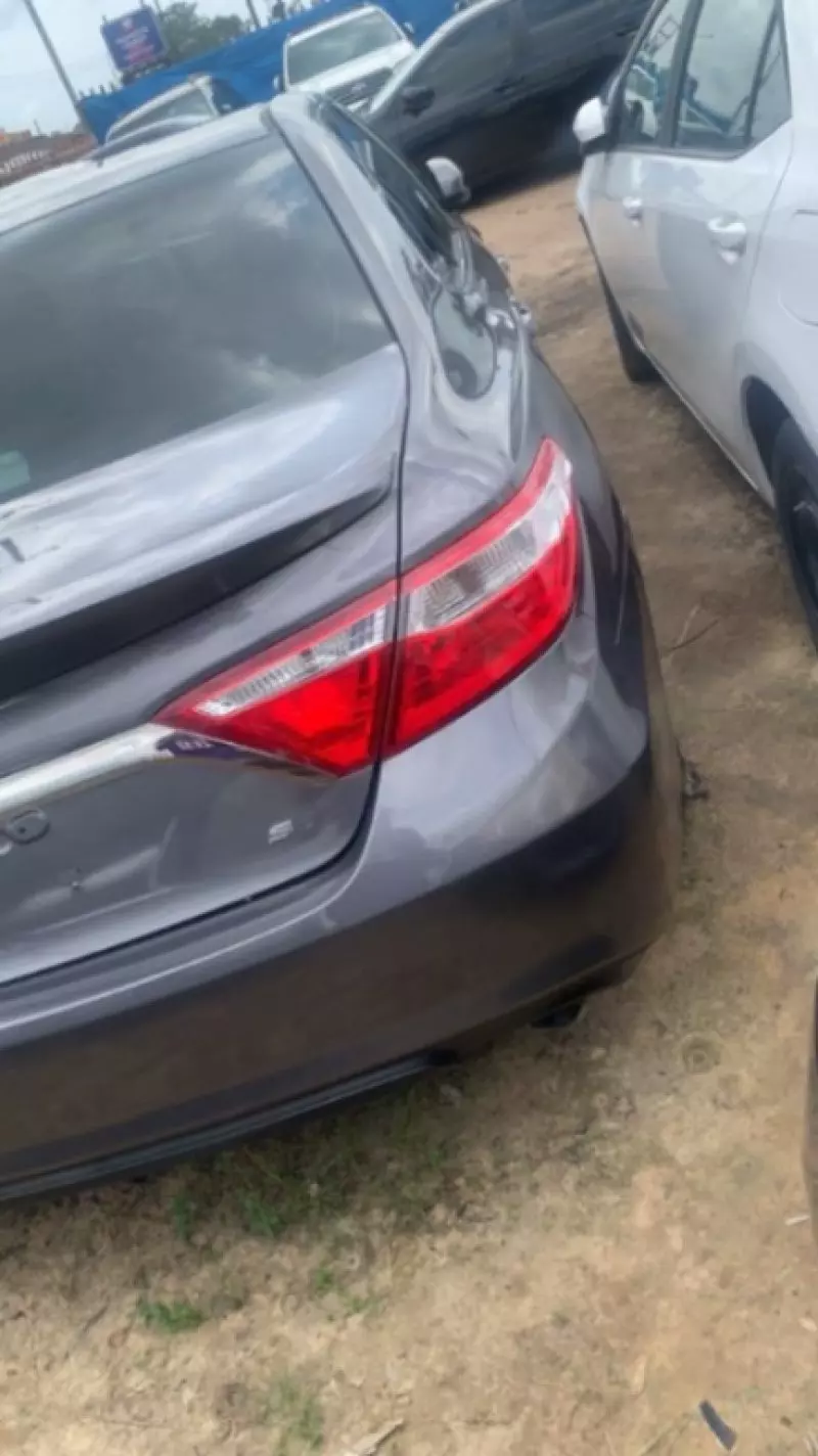Toyota Camry   - 2015