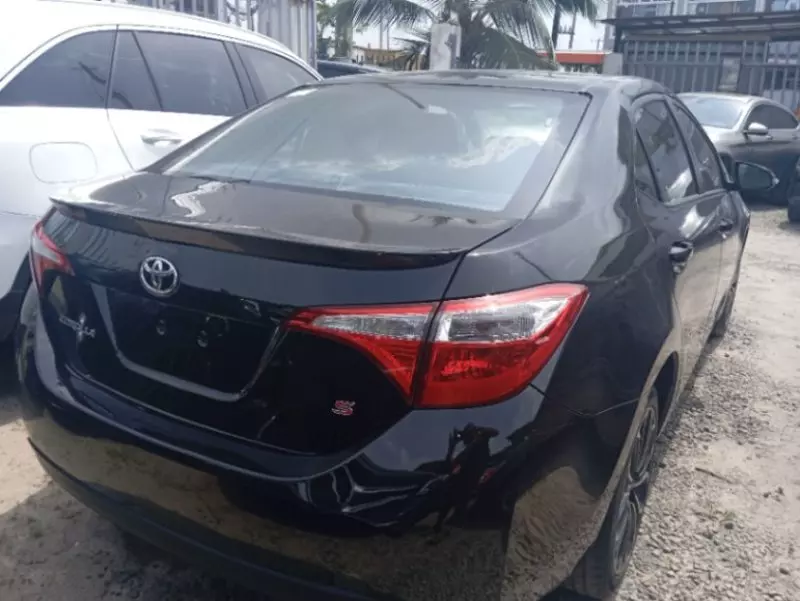 Toyota Corolla   - 2015