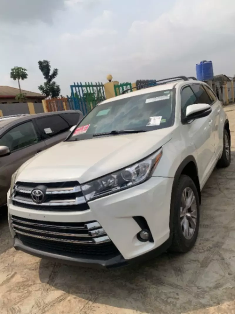 Toyota Highlander   - 2015