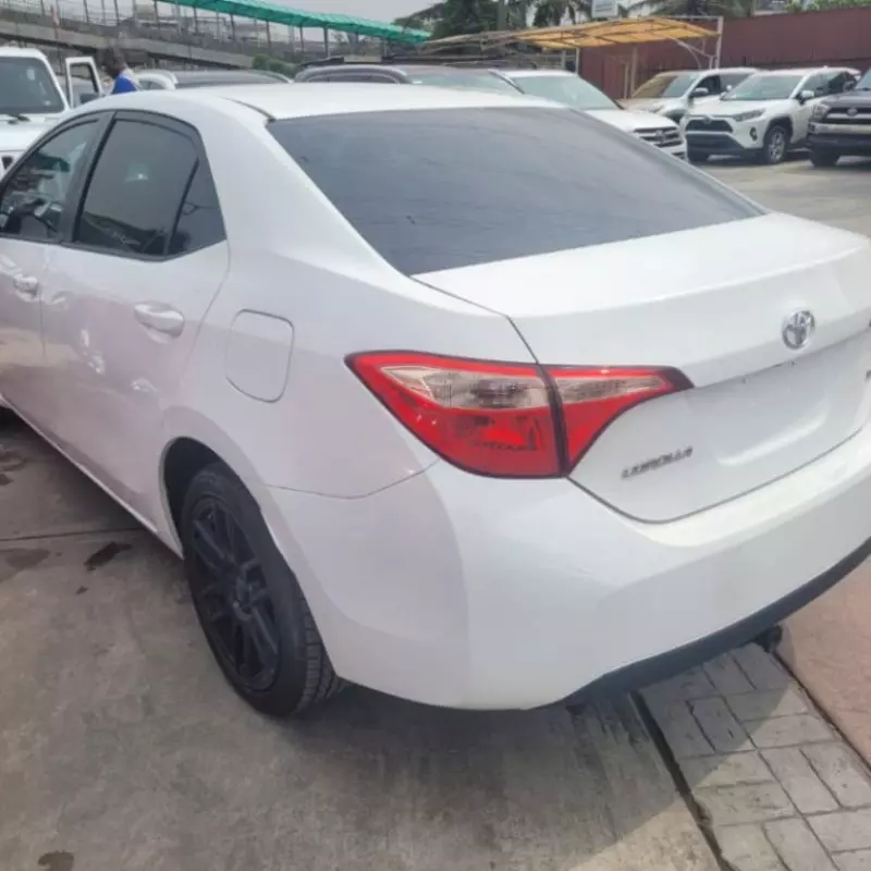 Toyota Corolla   - 2014