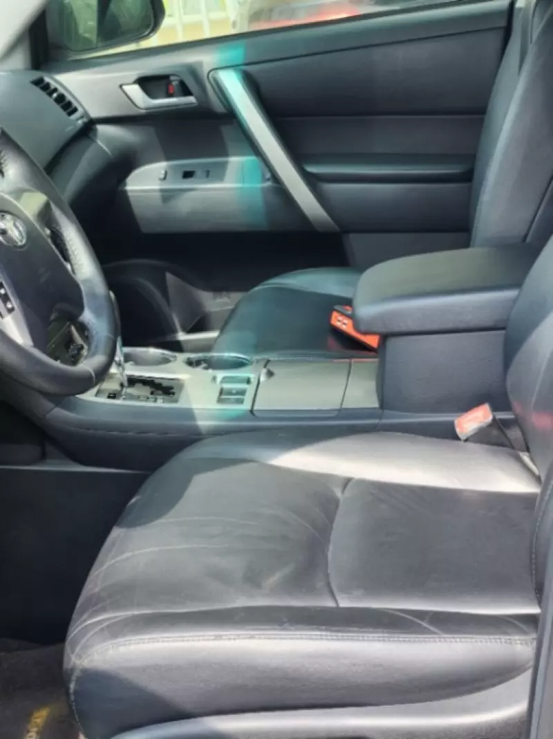 Toyota Highlander   - 2013