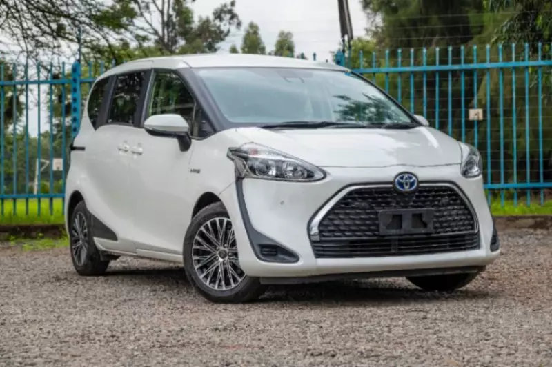 Toyota Sienta   - 2019