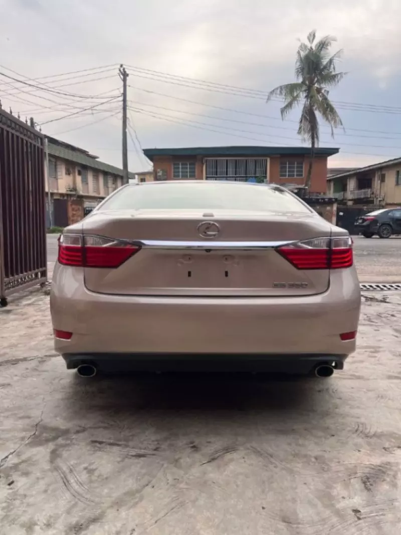 Lexus ES - 2014