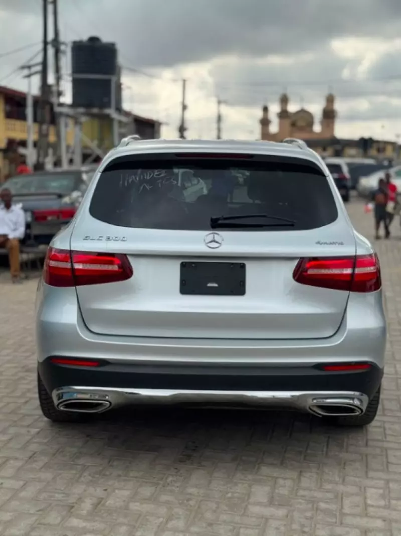 Mercedes-Benz GLC 300   - 2017