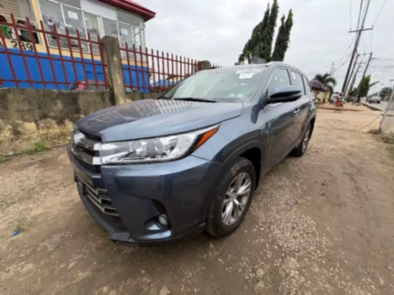 TOYOTA Highlander   - 2015