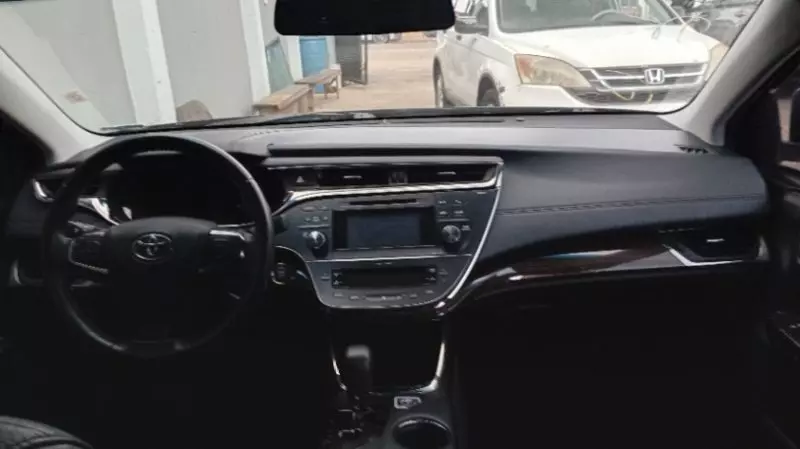 Toyota Avalon   - 2013