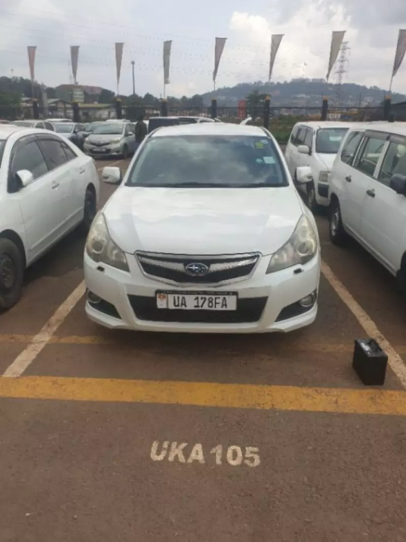 Subaru Legacy   - 2012