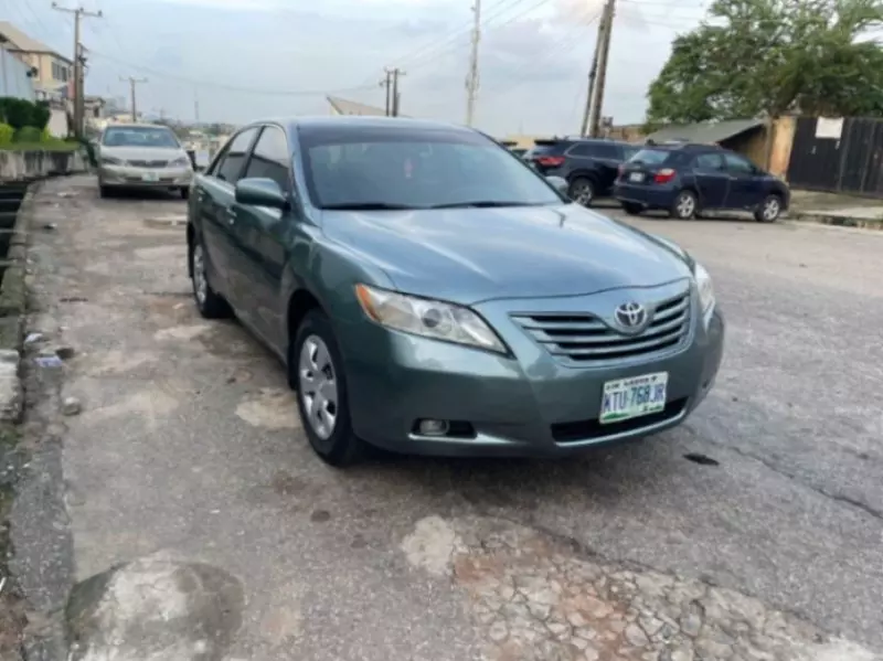 TOYOTA Camry   - 2009