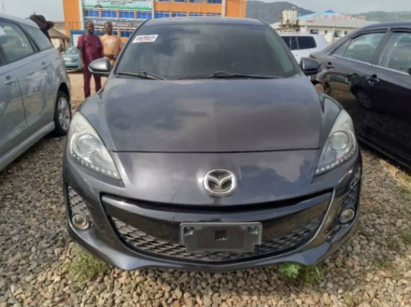 Mazda 3   - 2012