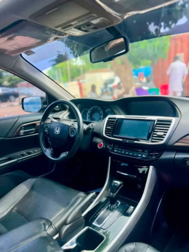 Honda Accord   - 2016