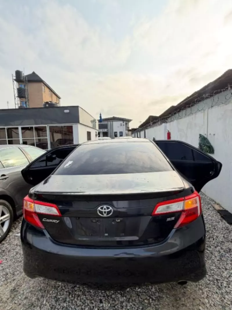 TOYOTA Camry   - 2012