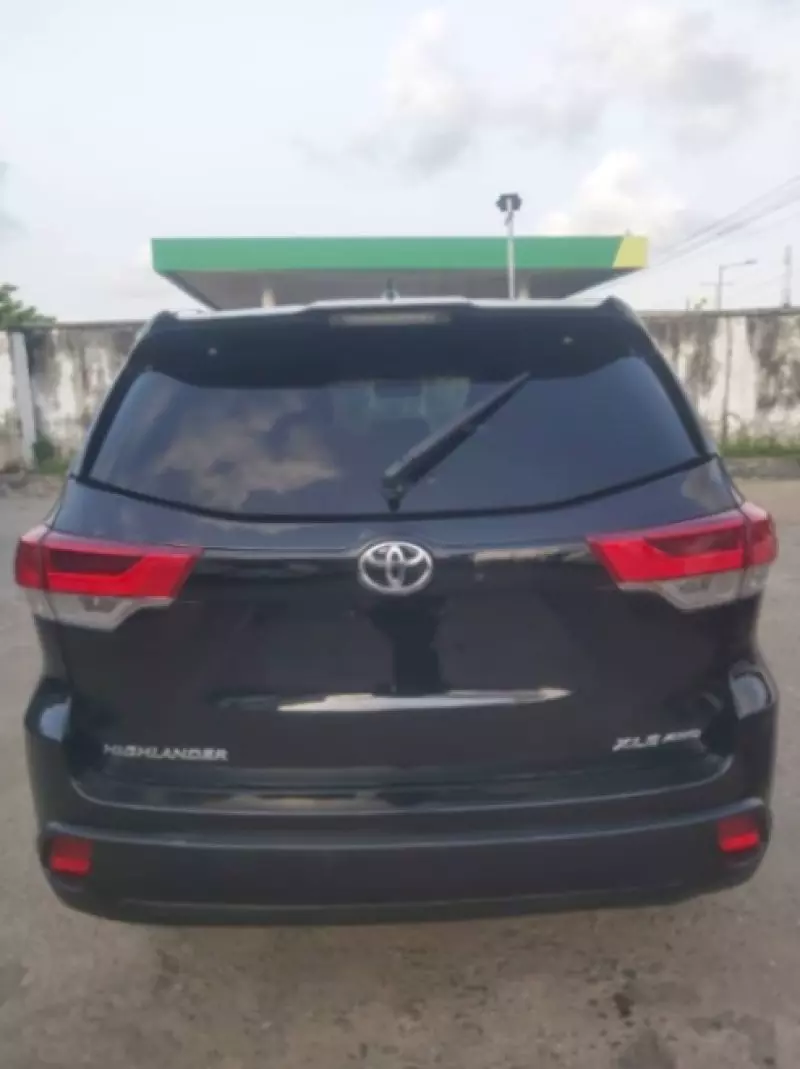 Toyota Highlander   - 2018