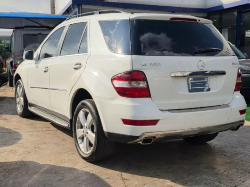 Mercedes-Benz ML 350   - 2011