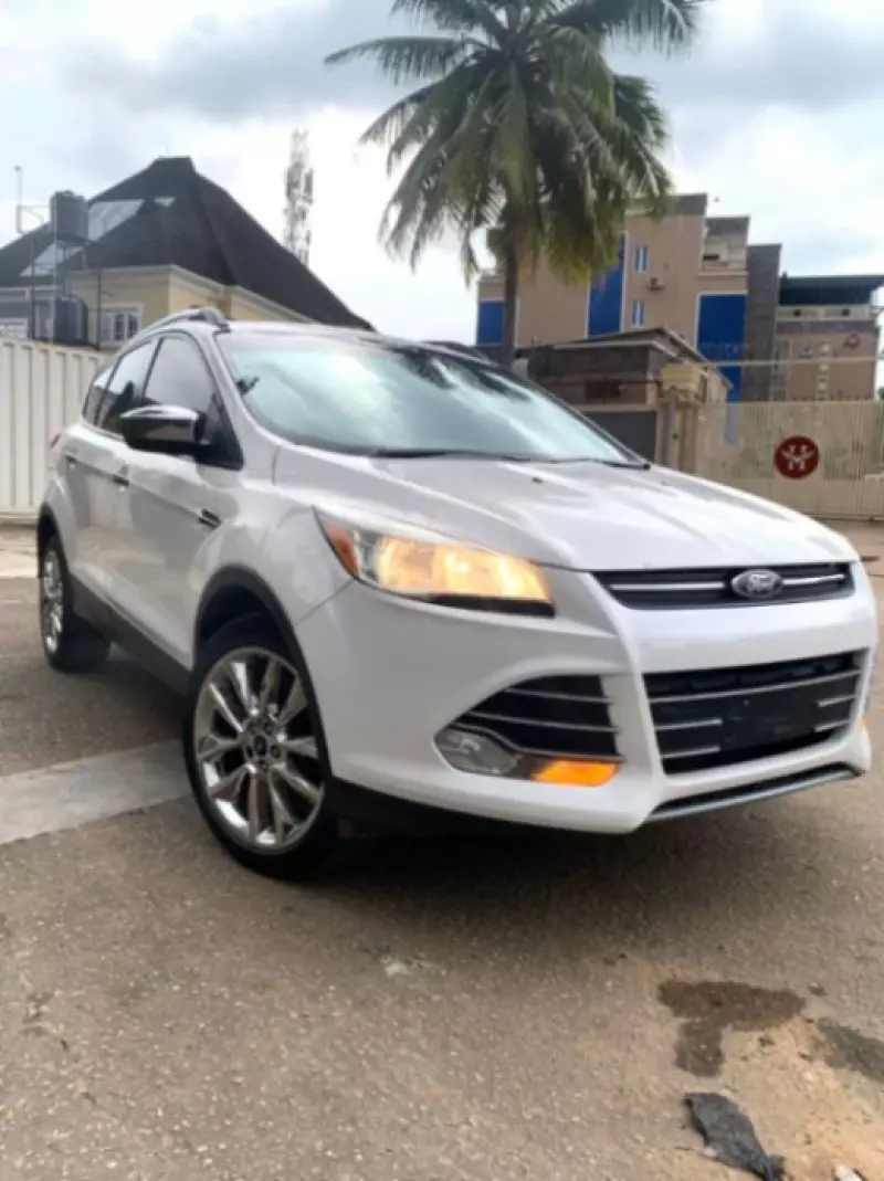 Ford Escape   - 2016