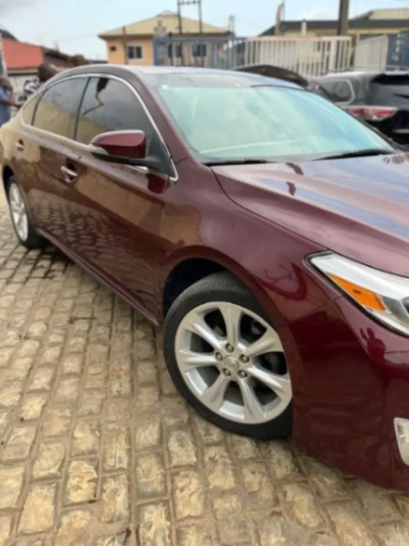 TOYOTA Avalon   - 2013