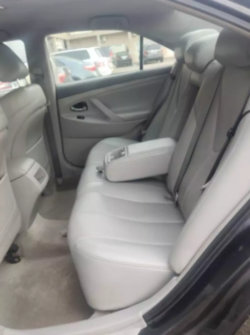 TOYOTA Camry   - 2010