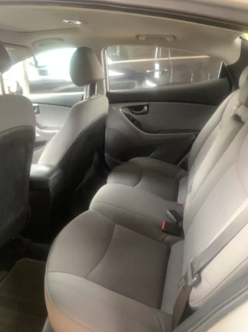 Hyundai Elantra   - 2013