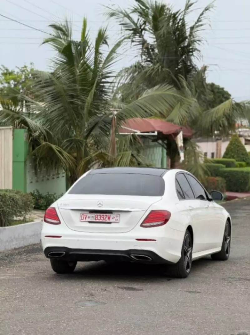 Mercedes-Benz E 300   - 2014