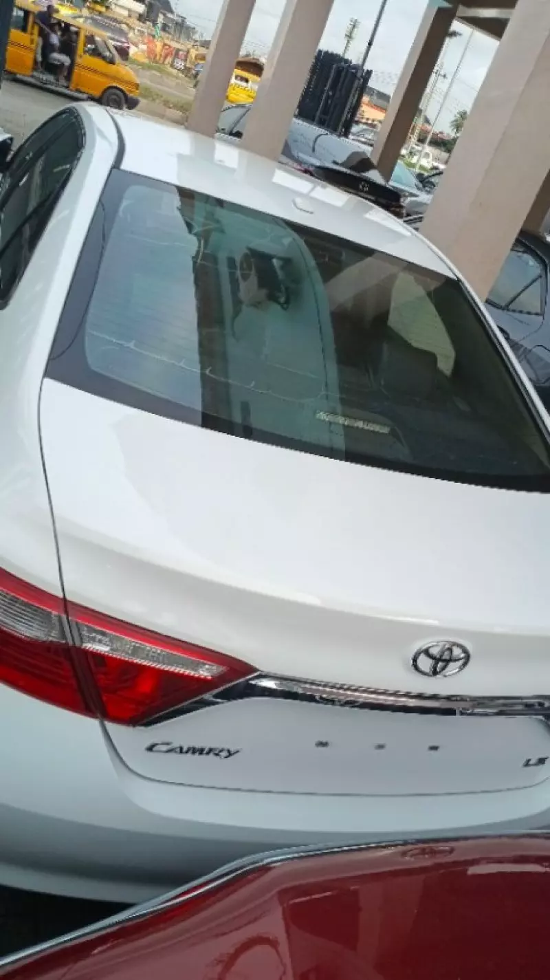 Toyota Camry - 2015