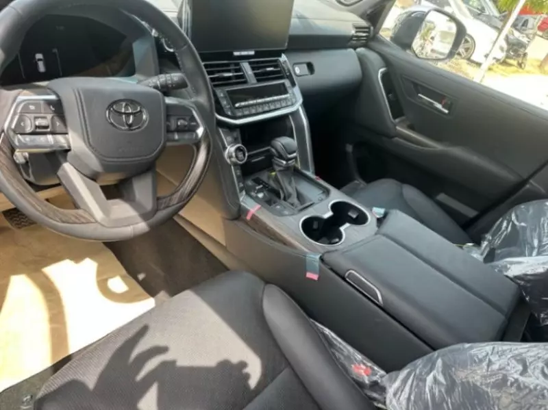 Toyota Land Cruiser   - 2025
