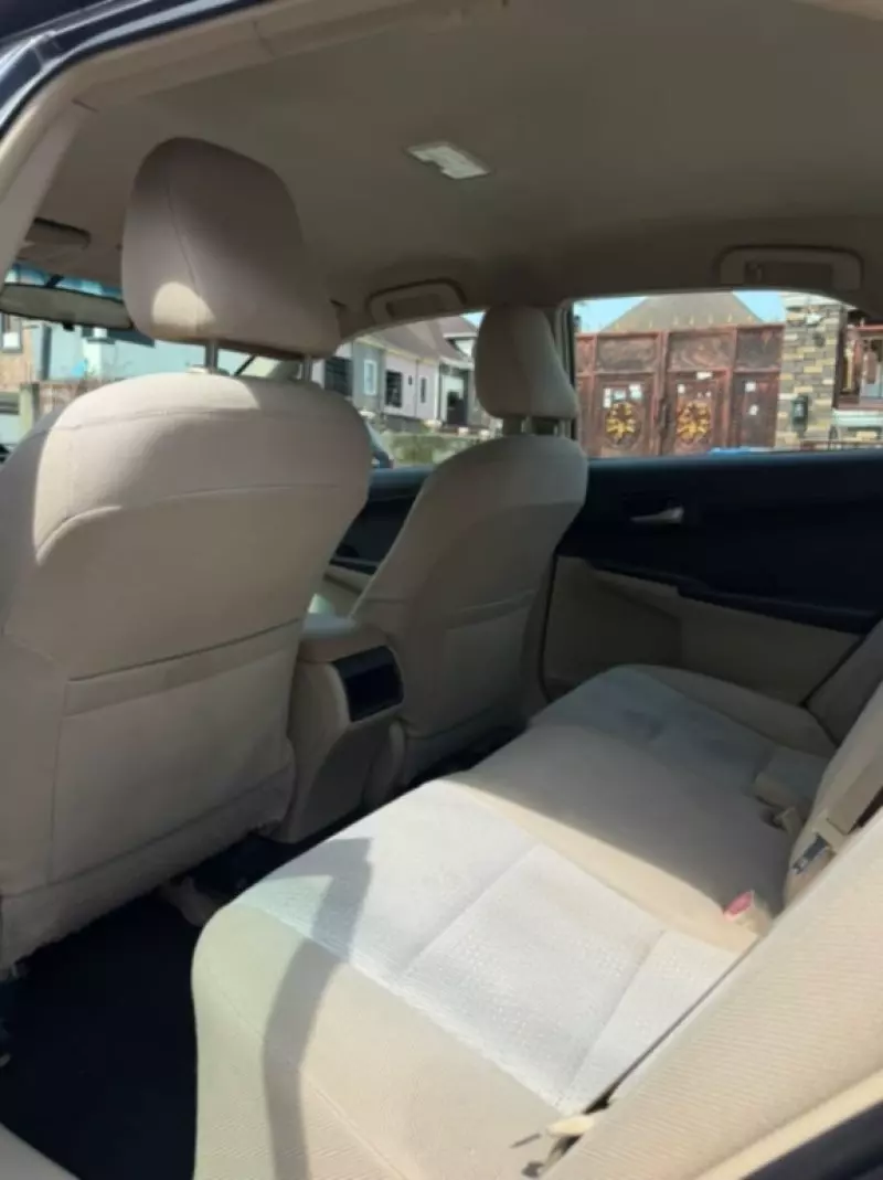 TOYOTA Camry - 2012