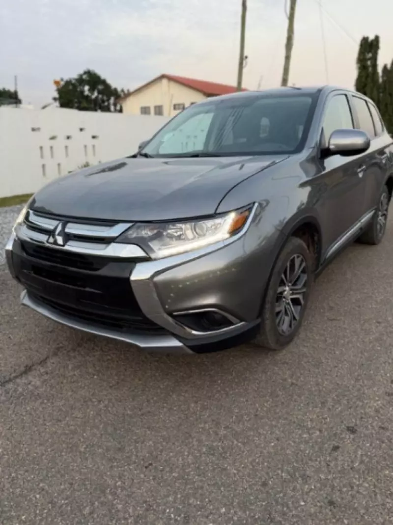 Mitsubishi Outlander   - 2018