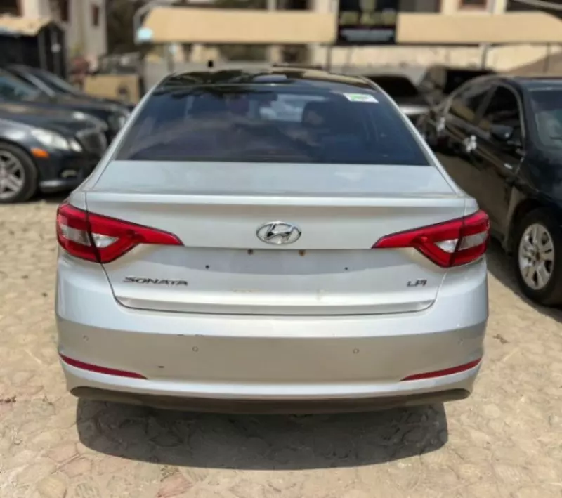 Hyundai Sonata   - 2015
