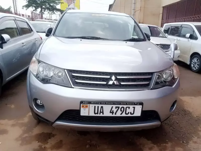 Mitsubishi OUTLANDER   - 2010