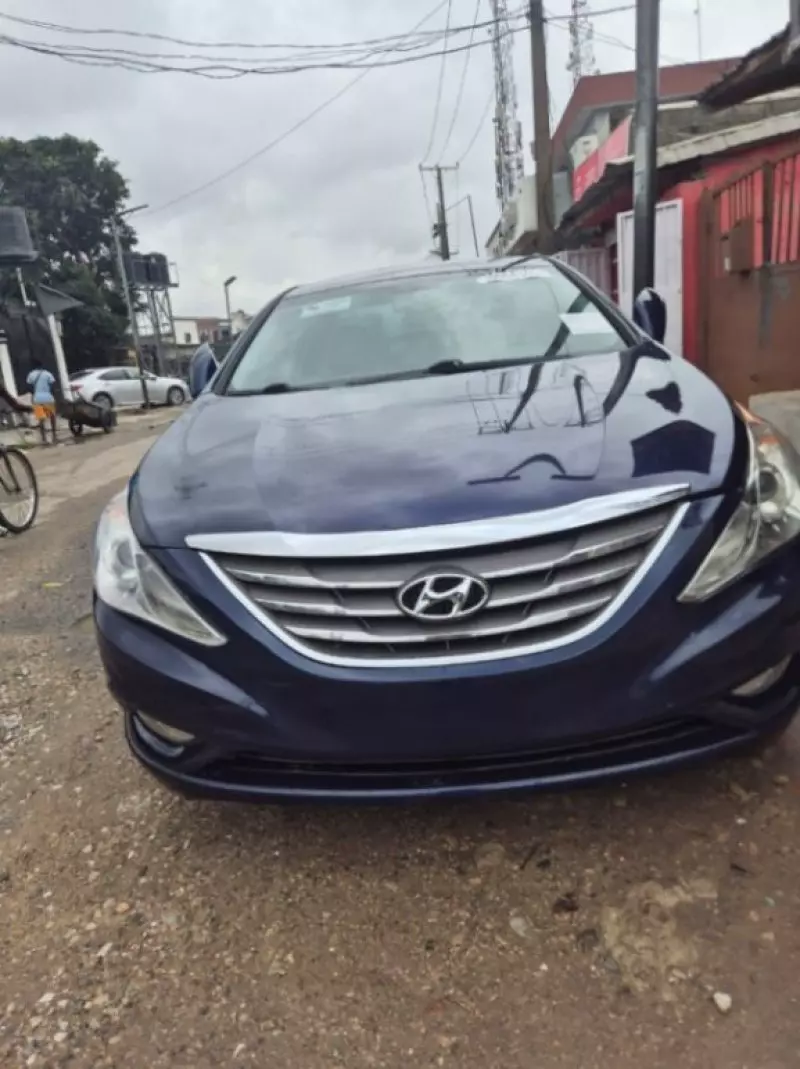 Hyundai Sonata   - 2014