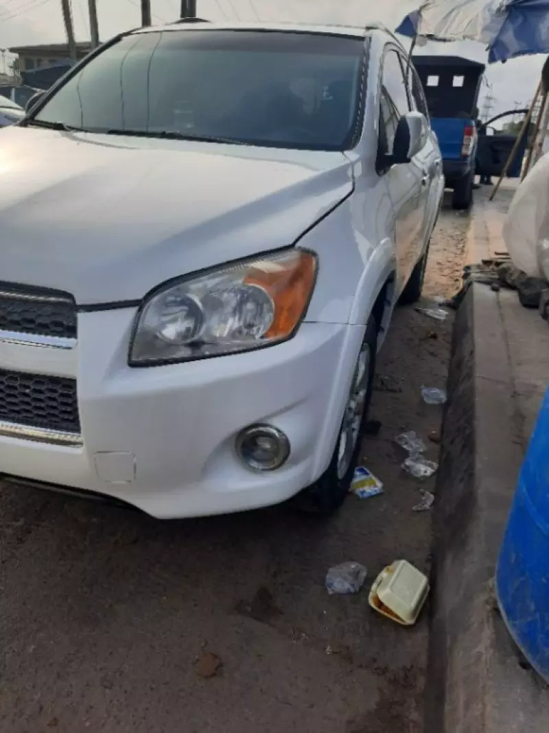 Toyota RAV4   - 2012