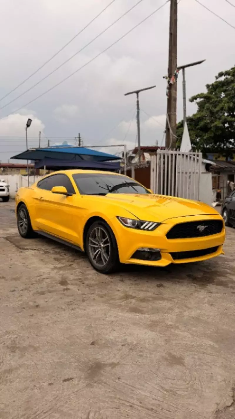 Ford Mustang   - 2016