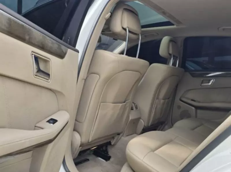 Mercedes-Benz E350   - 2010