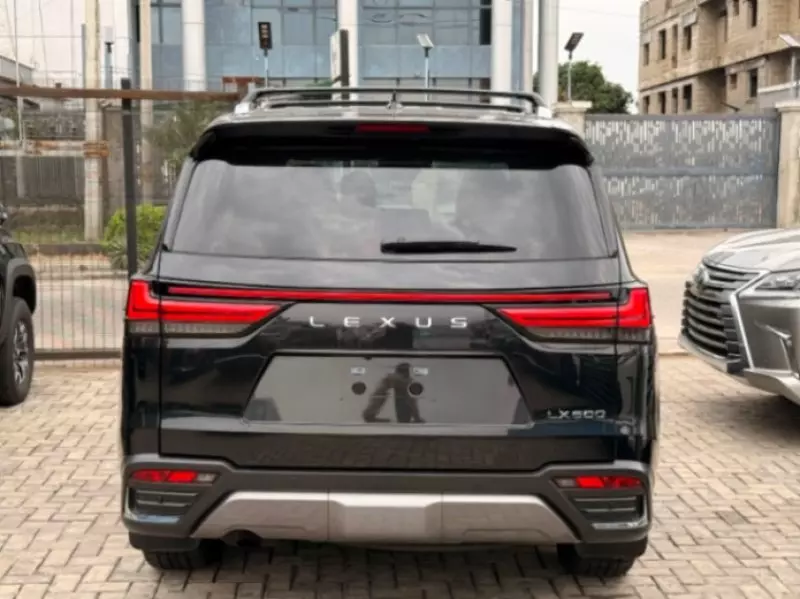Lexus LX 600   - 2023