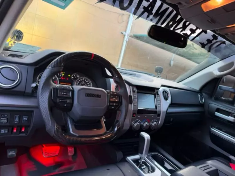 TOYOTA Tundra   - 2017
