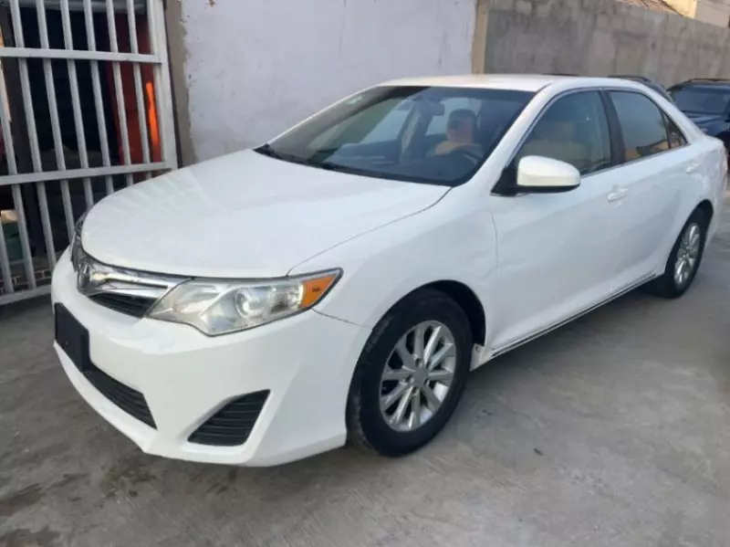 Toyota Camry - 2012