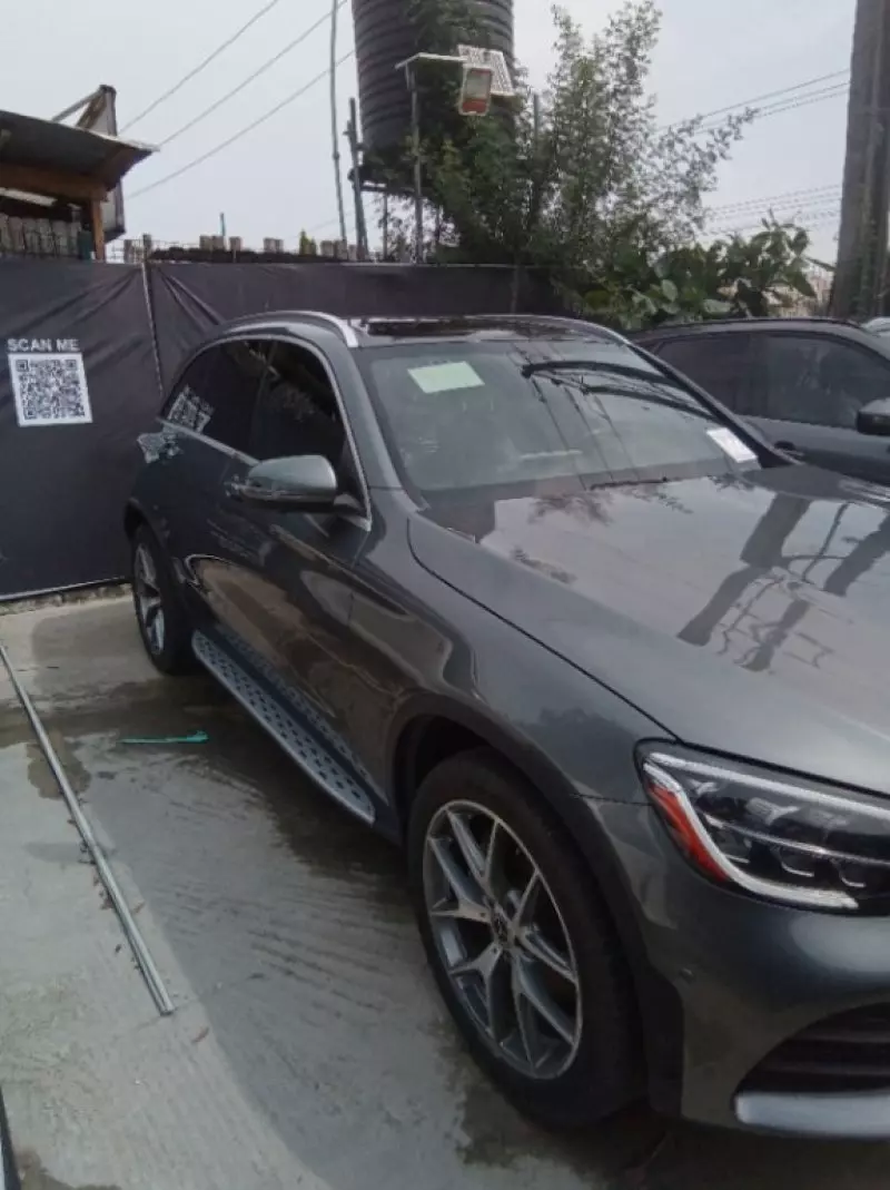 Mercedes-Benz GLC 300   - 2021