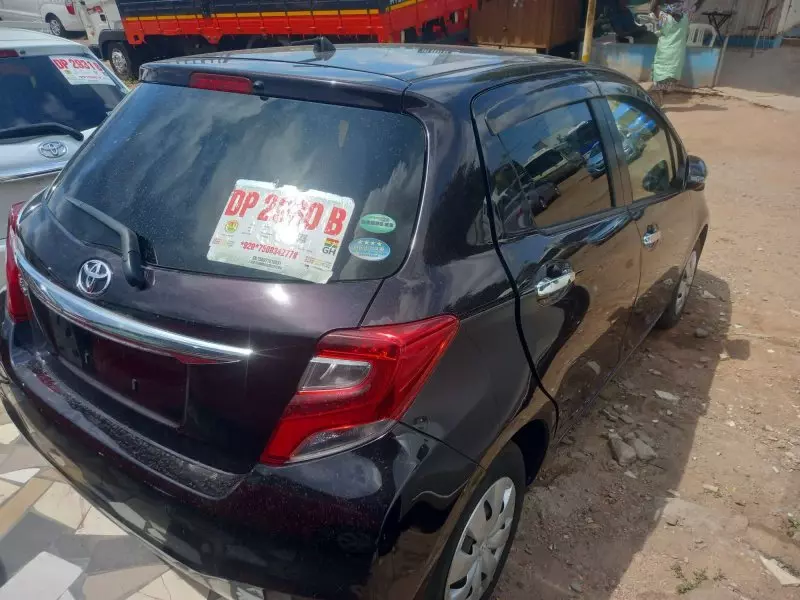 Toyota Vitz   - 2015