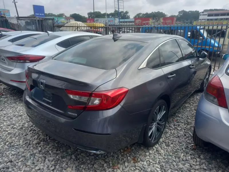 Honda Accord   - 2021