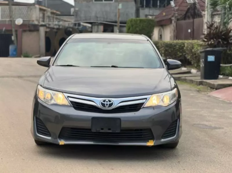 Toyota Camry   - 2014