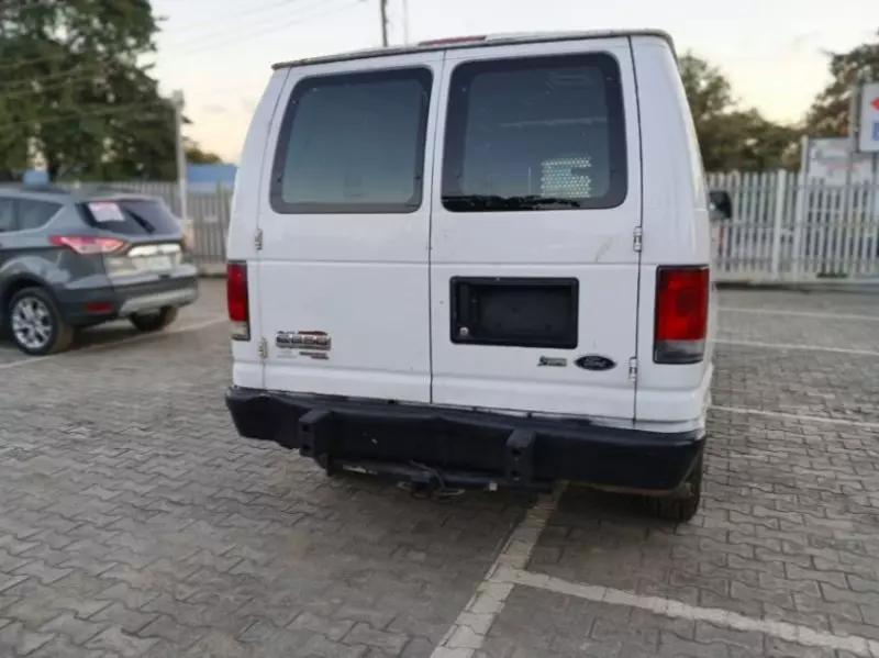 Ford E-250   - 2014