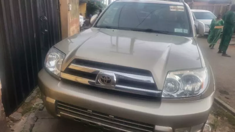 Toyota 4Runner   - 2005