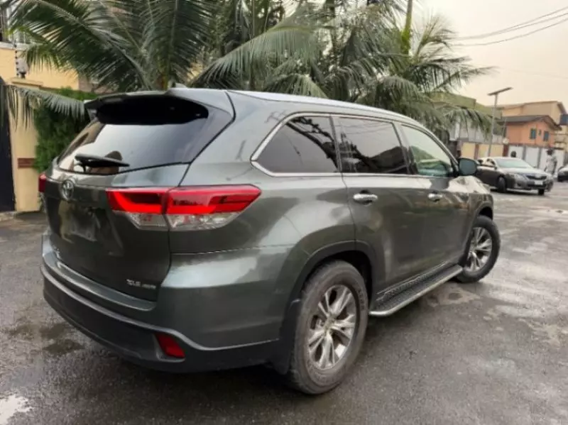 Toyota Highlander - 2015