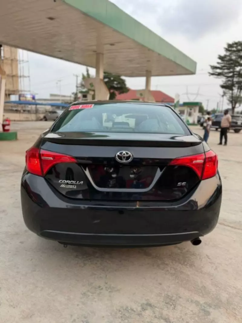TOYOTA Corolla   - 2017