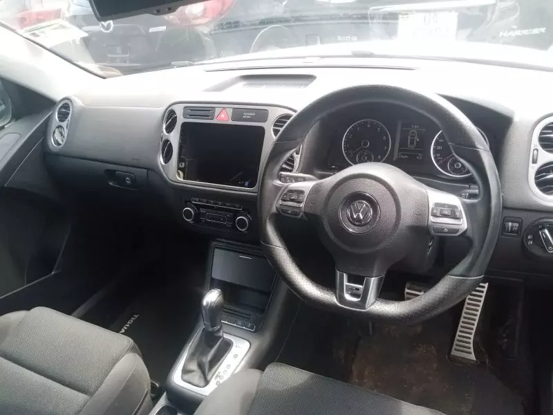 Volkswagen Tiguan   - 2010