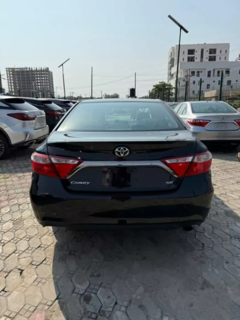 Toyota Camry   - 2015